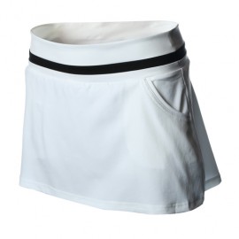 Falda Club-DeportesSol- Luce fantástica en la cancha de tenis con la Falda Club de adidas. Te permite moverte con seguridad por 