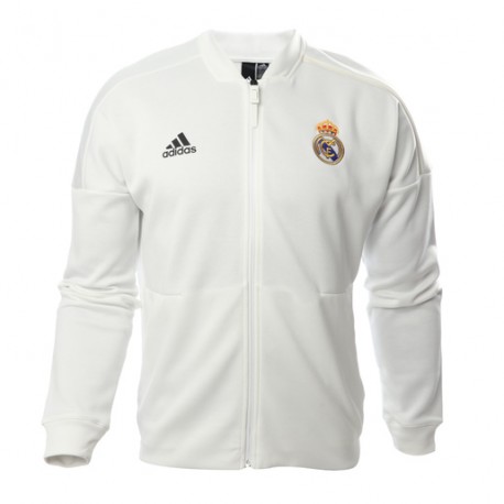 Chamarra Real Madrid Z.N.E.-DeportesSol- Cuando estás acostumbrado a jugar en un Bernabéu abarrotado, concentrarse en el partido