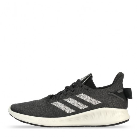 Tenis adidas Sensebounce-DeportesSol- Mejora tu tiempo al correr con los tenis para correr Sensebounce + para correr de adidas. 