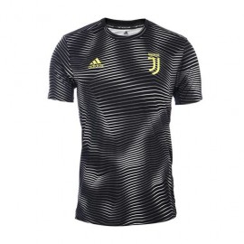 Playera adidas Juventus Local Previo-DeportesSol- Antes del partido, el club Juventus se prepara, llevan la Playera Juventus Loc