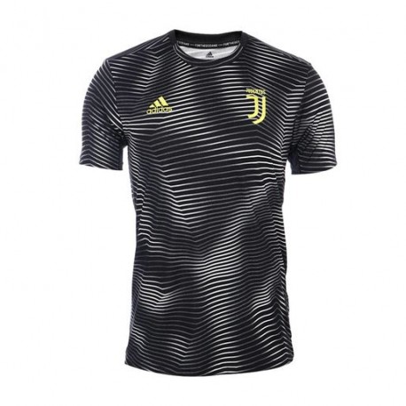 Playera adidas Juventus Local Previo-DeportesSol- Antes del partido, el club Juventus se prepara, llevan la Playera Juventus Loc