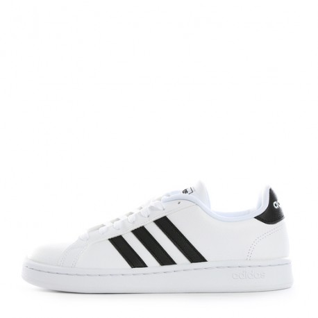 Tenis adidas Grand Court-DeportesSol- El estilo de los 70s renacen en los tenis Grand Court de adidas que se inspiran en los est