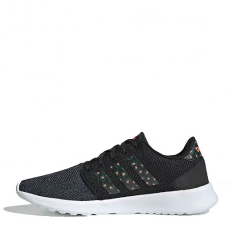 Tenis adidas QT Racer-DeportesSol- Calzado cómodo de adidasLa inspiración deportiva dan como resultado los Tenis adidas QT Racer