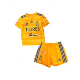 Conjunto adidas Tigres-DeportesSol- Para los pequeños seguidores de Tigres, adidas ha diseñado el Conjunto Tigres que incluye je